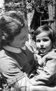 Anna Wödl mit ihrem Kind